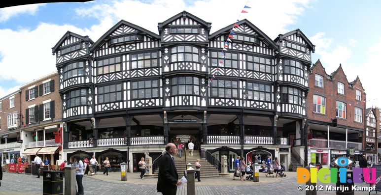 SX23046-49 Shopping centre front in Chester